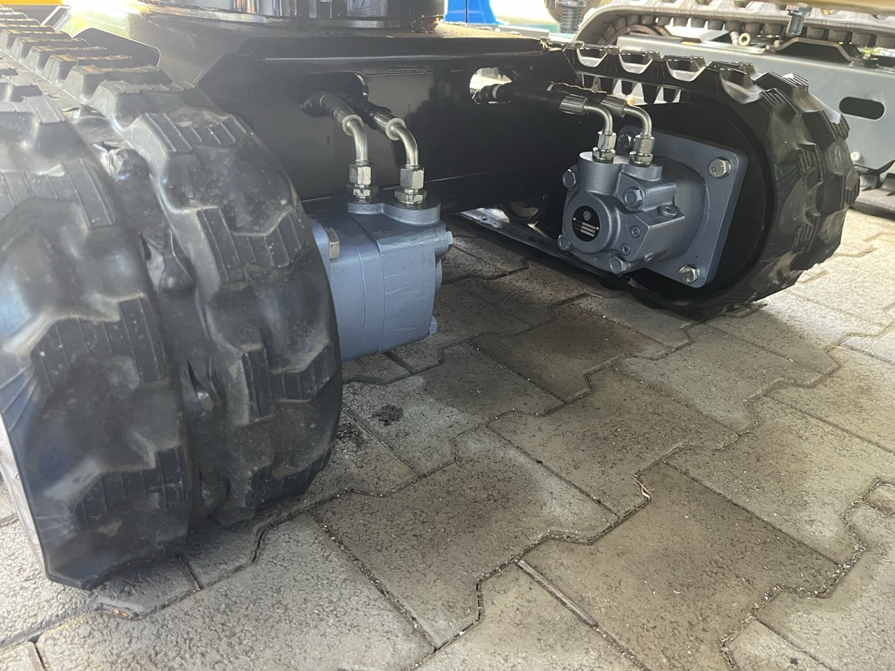 Mini-pelle RIPPA R18 ≈ 1,8T – Image 2